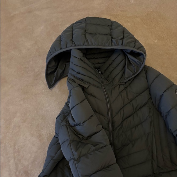 Michael Kors Puffer Coat with Hood - Picture 3 of 6